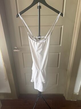 Women’s leisure white dress with shorts and pocket underneath